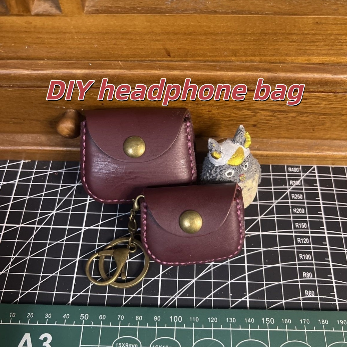 DIY Leather Earphone Case Keychain Kit – Handmade Cowhide Mini Pouch Craft Set for Beginners (Black, AirPods Holder & Key Bag)