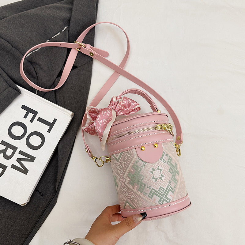 DIY PU Leather Bucket Bag Kit for Beginners – Handmade Shoulder & Crossbody Bag Sewing Kit with Pre-Cut Materials and Video Tutorial
