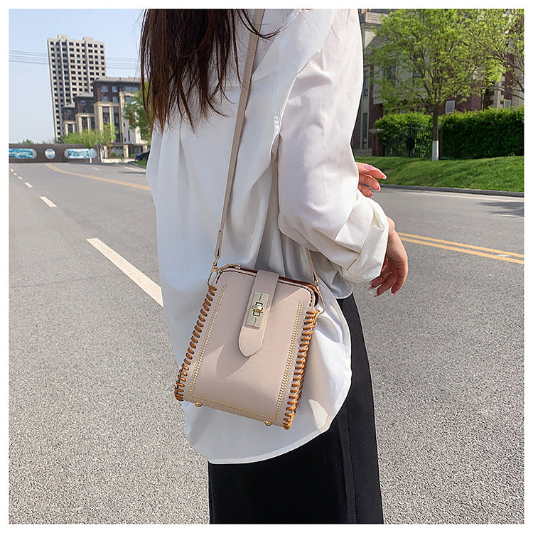 DIY PU Leather Crossbody Bag Kit for Beginners – Handmade Shoulder Bag Sewing Kit with Pre-Cut Materials & Video Tutorial