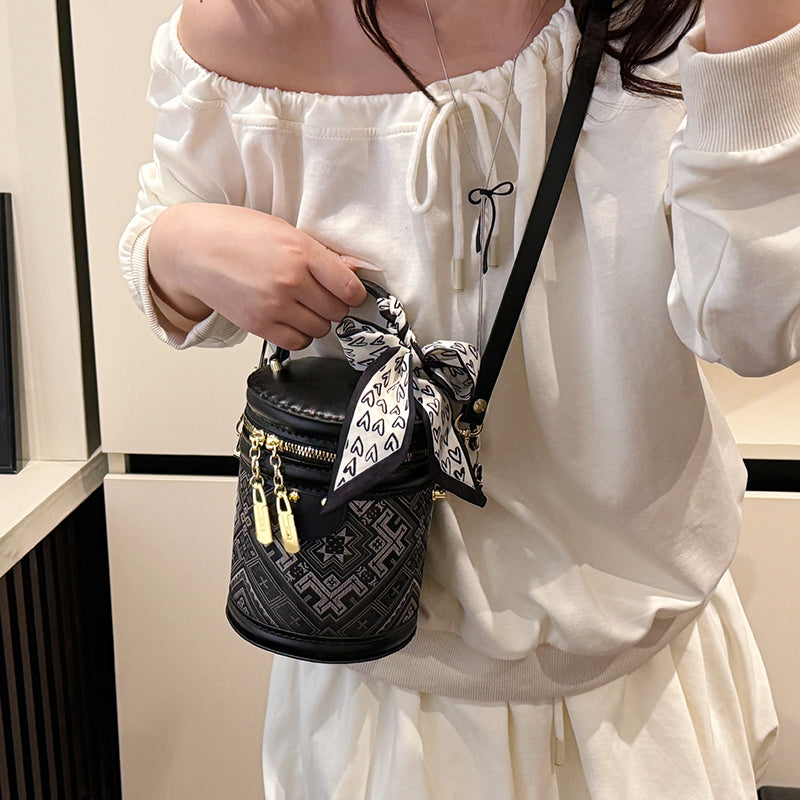 DIY PU Leather Bucket Bag Kit for Beginners – Handmade Shoulder & Crossbody Bag Sewing Kit with Pre-Cut Materials and Video Tutorial