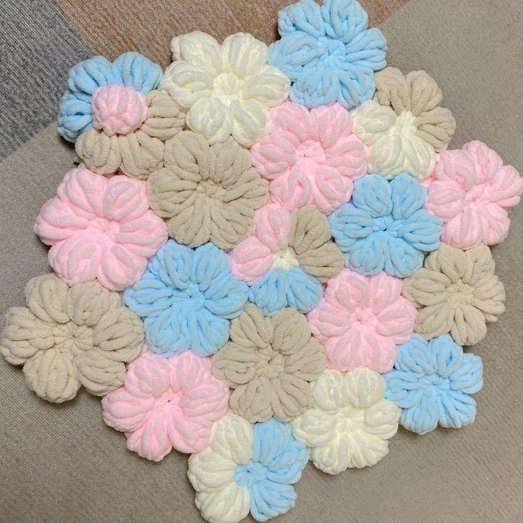 DIY Puff Flower Seat Cushion Crochet Kit – Handmade Ice Silk Yarn Chair Pad Craft Set for Beginners with Video Tutorial
