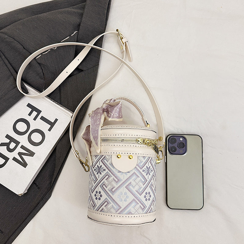DIY PU Leather Bucket Bag Kit for Beginners – Handmade Shoulder & Crossbody Bag Sewing Kit with Pre-Cut Materials and Video Tutorial
