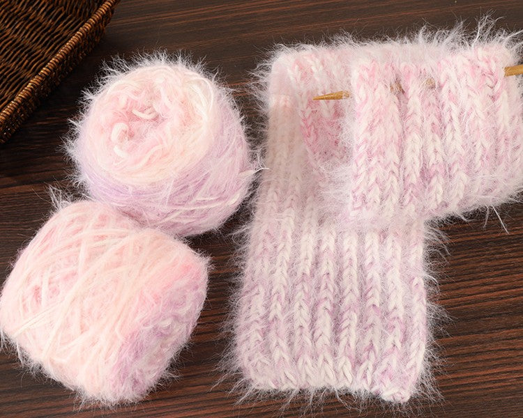 DIY Gradient Fuzzy Scarf Knitting Kit for Beginners – Soft Long Fur Yarn Scarf Craft Set with Video Tutorial