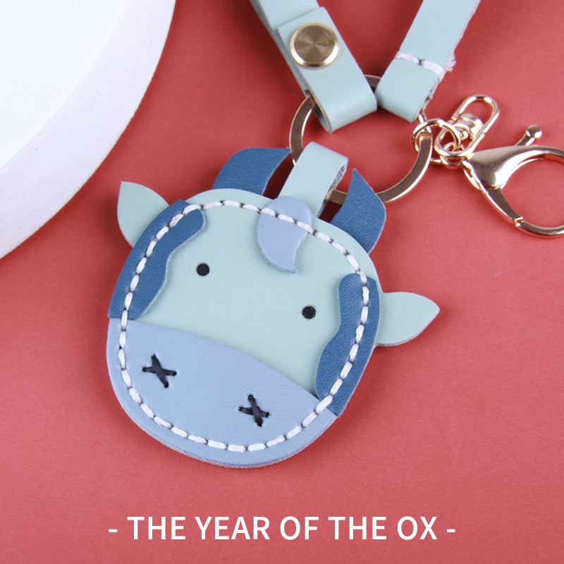 DIY Cow Keychain Craft Kit | Beginner-Friendly Leather Keychain Set | Handmade Cow-Shaped Keyring Gift DIY Sewing Kit
