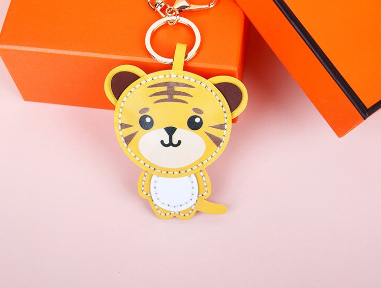 DIY Tiger Keychain Leather Craft Kit – Pre-Cut Cowhide Sewing Kit with Video Tutorial, Handmade Animal Keyring DIY Set