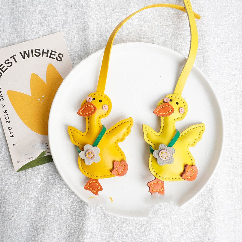 DIY Leather Duck Keychain Kit – Handmade Cute Duck Charm Craft Set in PU & Genuine Leather