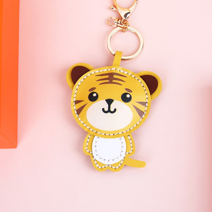 DIY Tiger Keychain Leather Craft Kit – Pre-Cut Cowhide Sewing Kit with Video Tutorial, Handmade Animal Keyring DIY Set