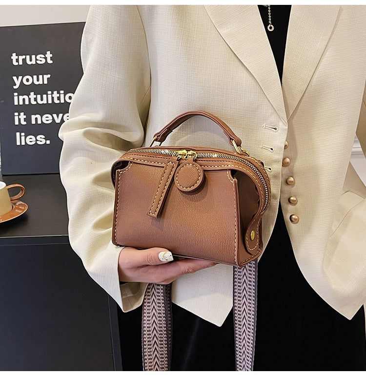 DIY PU Leather Crossbody Bag Kit for Beginners – Pre-Cut Shoulder Purse Sewing Craft Kit with Video Tutorial, Handmade Gift Bag