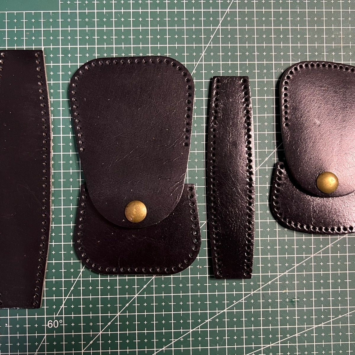 DIY Leather Earphone Case Keychain Kit – Handmade Cowhide Mini Pouch Craft Set for Beginners (Black, AirPods Holder & Key Bag)