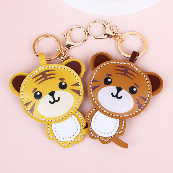 DIY Tiger Keychain Leather Craft Kit – Pre-Cut Cowhide Sewing Kit with Video Tutorial, Handmade Animal Keyring DIY Set