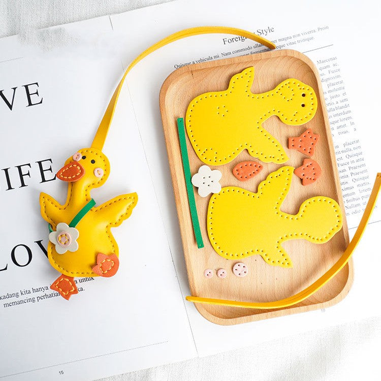 DIY Leather Duck Keychain Kit – Handmade Cute Duck Charm Craft Set in PU & Genuine Leather