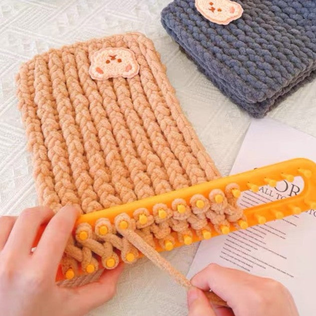 DIY Chunky Soft Yarn Knit Scarf Making Kit, Cute Bear Patch Warm Handmade Winter Scarf Craft Kit Multiple Color Options For Beginners