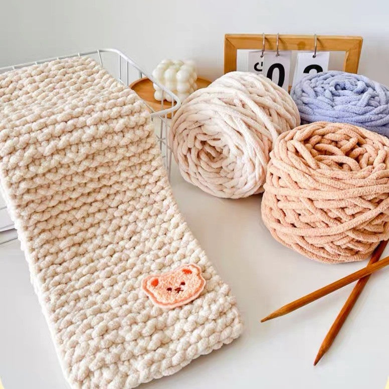 DIY Chunky Soft Yarn Knit Scarf Making Kit, Cute Bear Patch Warm Handmade Winter Scarf Craft Kit Multiple Color Options For Beginners