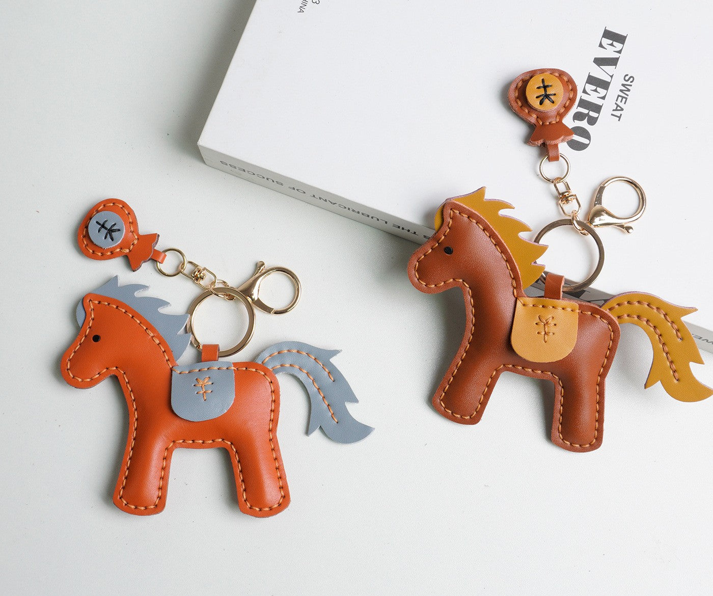 DIY Leather Horse Keychain Kit – Handmade Genuine Leather Craft Set with Video Tutorial (Multicolor)