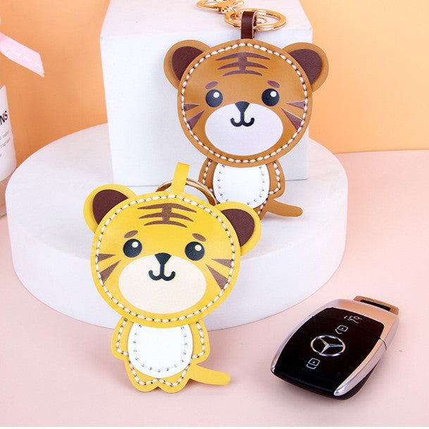 DIY Tiger Keychain Leather Craft Kit – Pre-Cut Cowhide Sewing Kit with Video Tutorial, Handmade Animal Keyring DIY Set