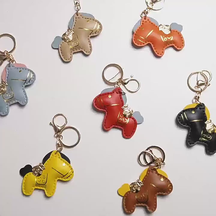 DIY Horse Keychain Craft Kit | Beginner-Friendly Handmade PU Leather Keychain Set | 8-Min Easy Sewing Gift Kit