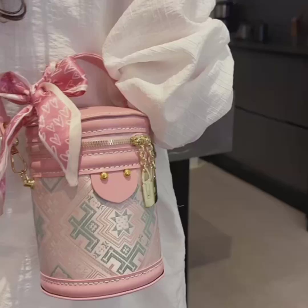 DIY PU Leather Bucket Bag Kit for Beginners – Handmade Shoulder & Crossbody Bag Sewing Kit with Pre-Cut Materials and Video Tutorial